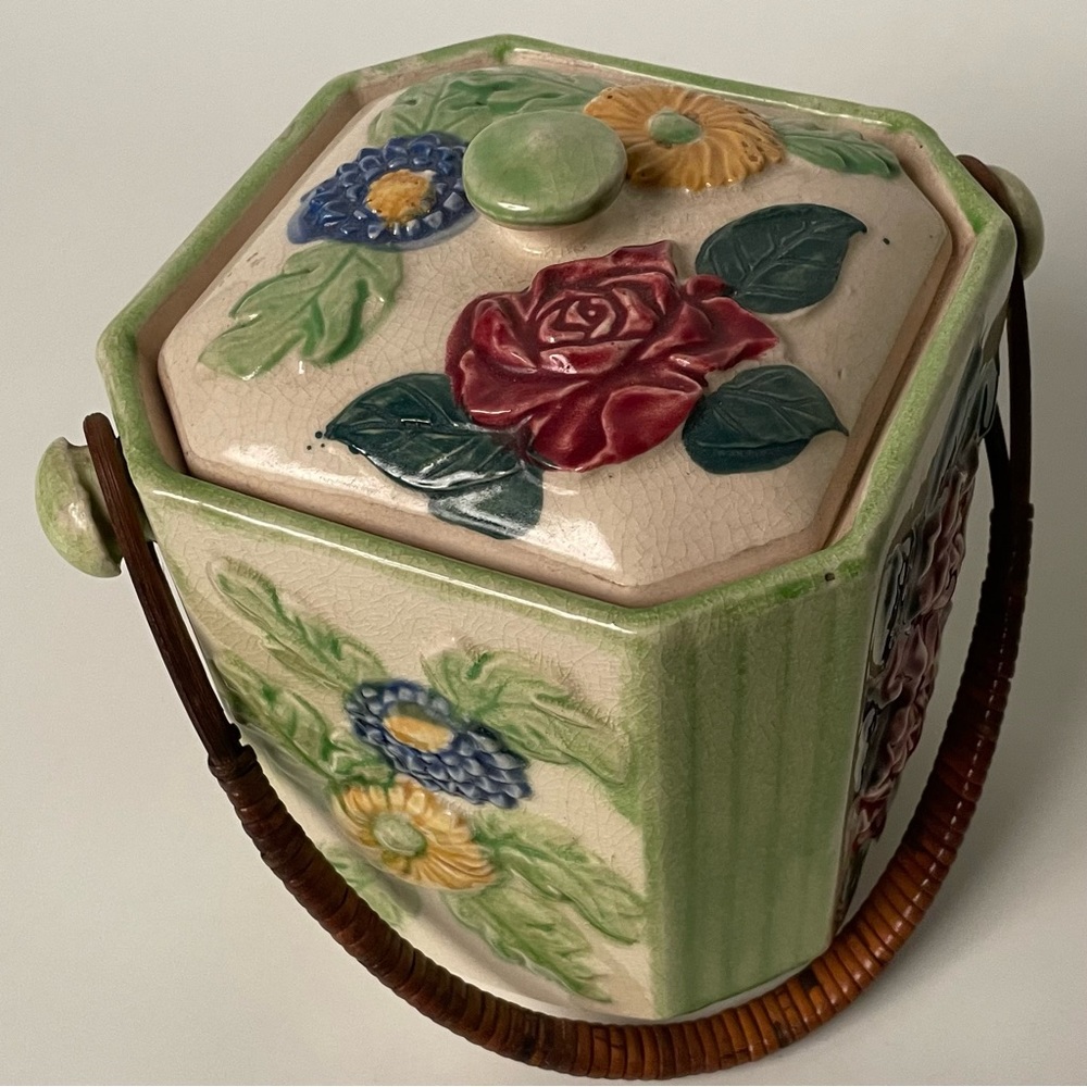 Vintage Japanese biscuit/cookie jar with lid